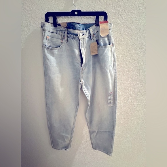 Levi's Other - NWT 550™192 RELAXED fir destroyed appearance
TAPER
100% COTTON Sz 34x30
